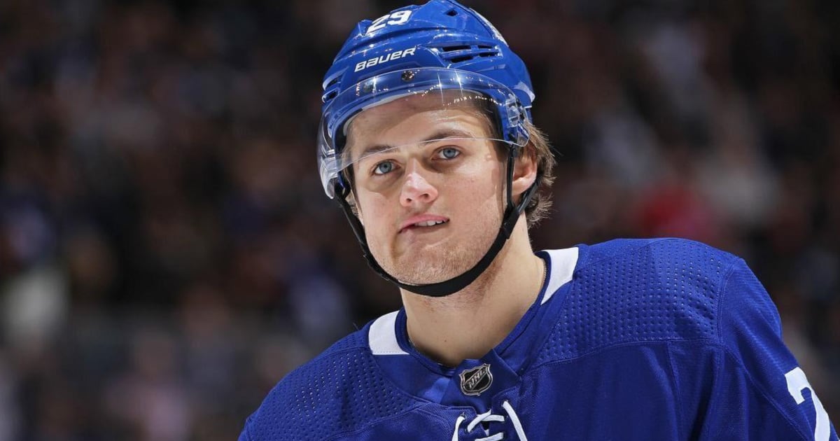 2 former players call out Maple Leafs over Nylander fiasco.