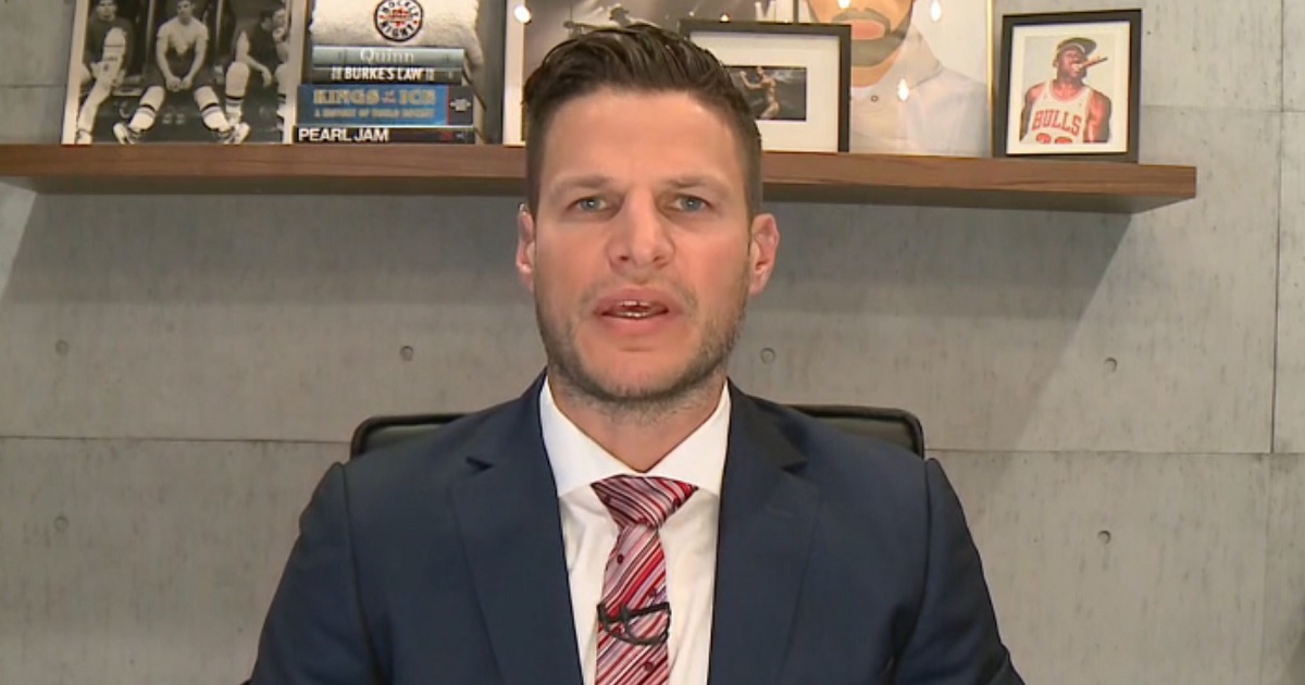 Kevin Bieksa calls out Matt Murray.