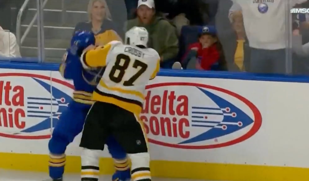 Must See: Sidney Crosby drops the gloves to avenge Kris Letang! 