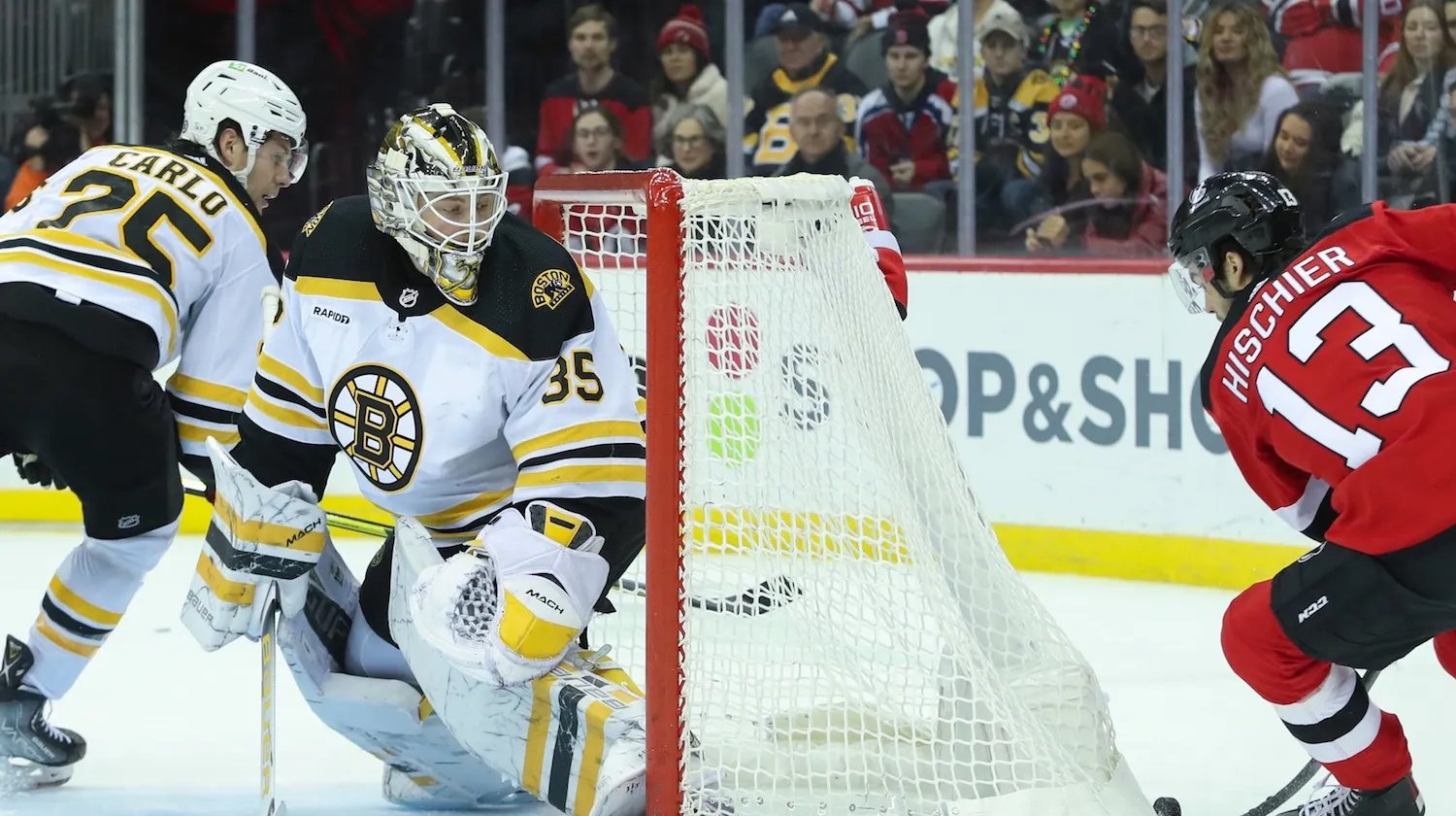 Pieces are in place for a trade involving Linus Ullmark out of Boston!