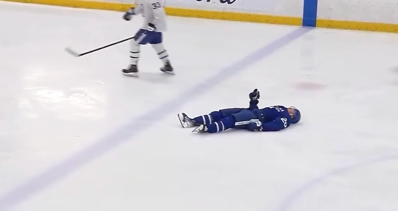 Terrifying moment as Leafs prospect Roni Hirvonen concussed following brutal hit 