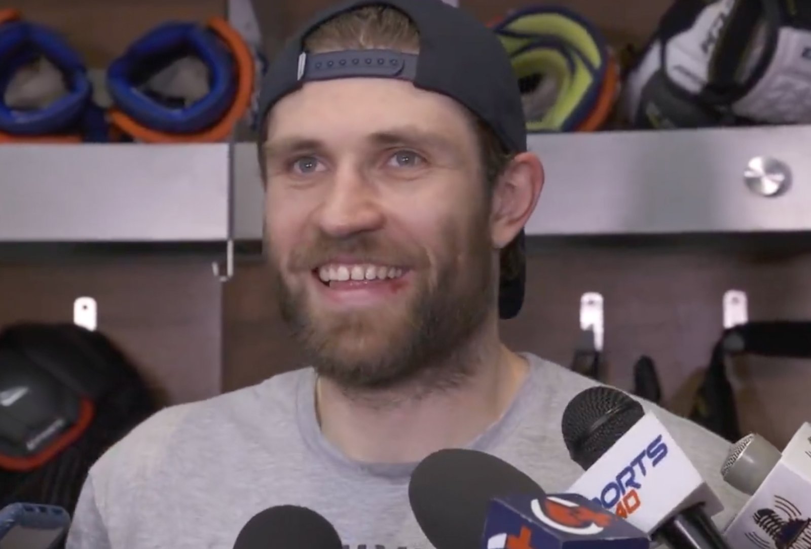 Leon Draisaitl makes hilarious t-shirts for Connor McDavid’s 1000th point and fans immediately want to buy it!