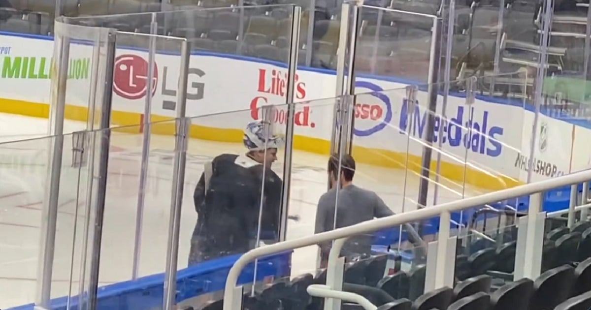 Ilya Samsonov caught consorting with the enemy on Saturday.
