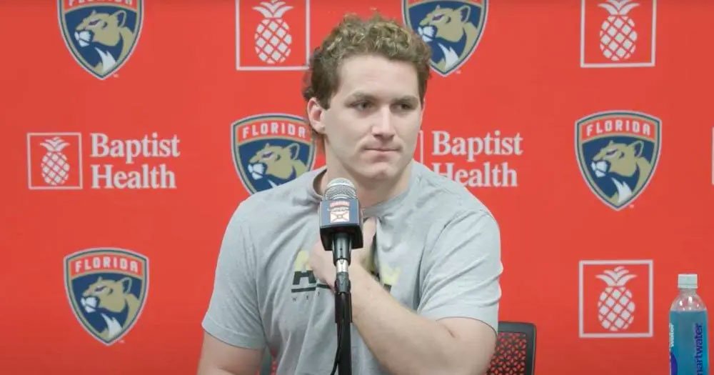 Tkachuk details severity of injury, talks about teammates tying his skates for him
