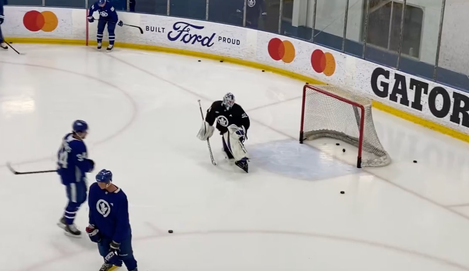 Matt Murray returns to Leafs practice! 