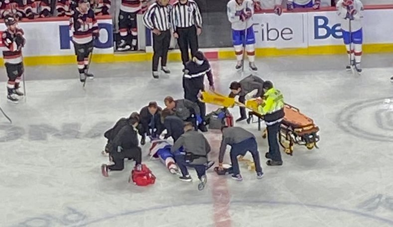 Canadiens’ prospect Xavier Simoneau leaves game on a stretcher with head wound