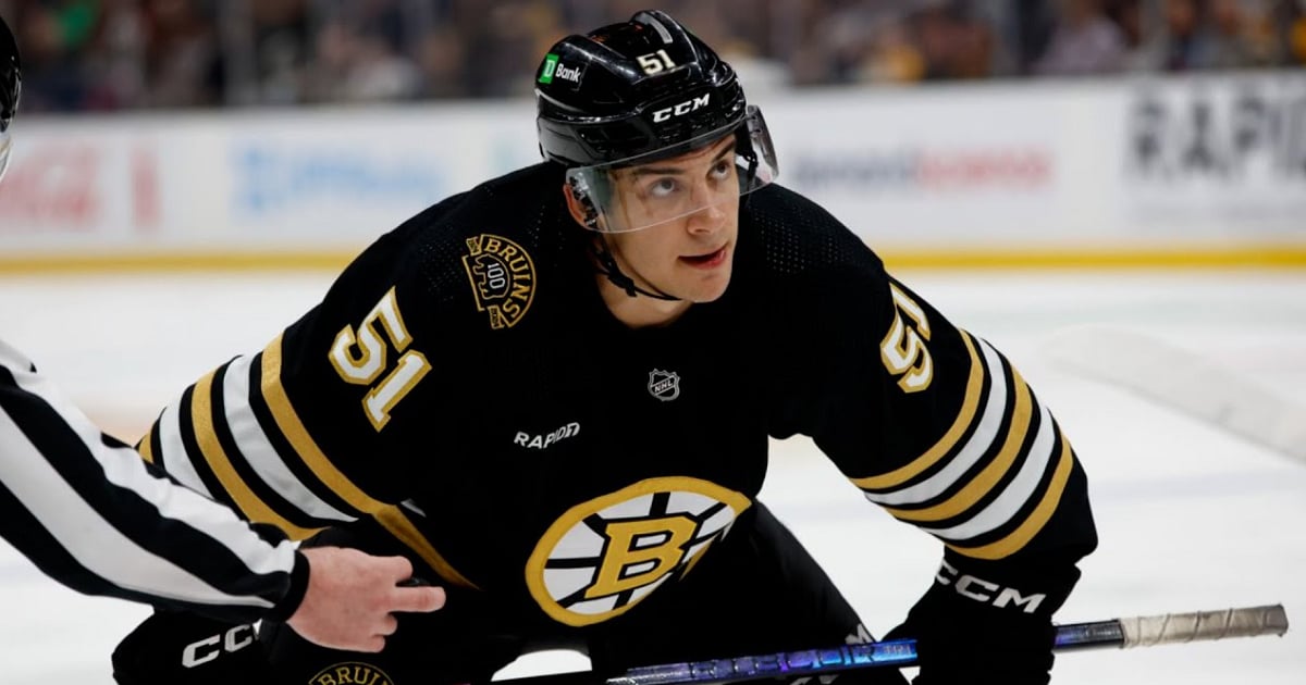 Matt Poitras called out by his coach at World Juniors.
