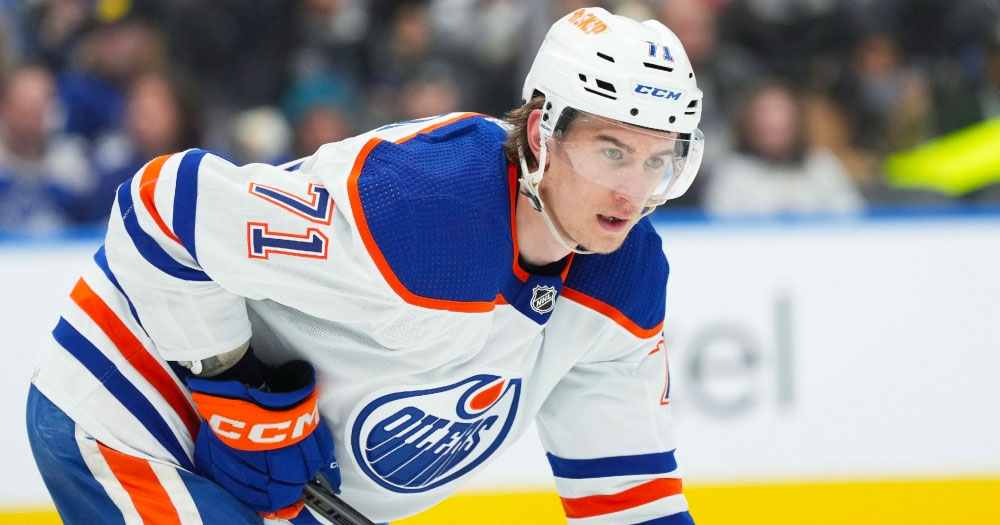 Oilers re-sign Ryan McLeod
