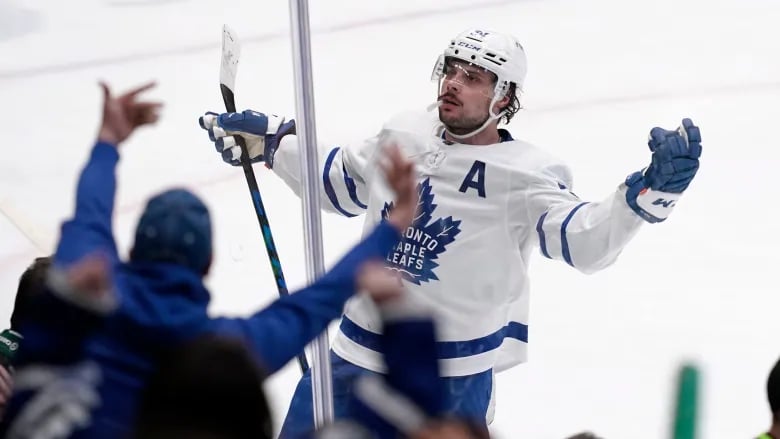Auston Matthews achieves NHL history! 