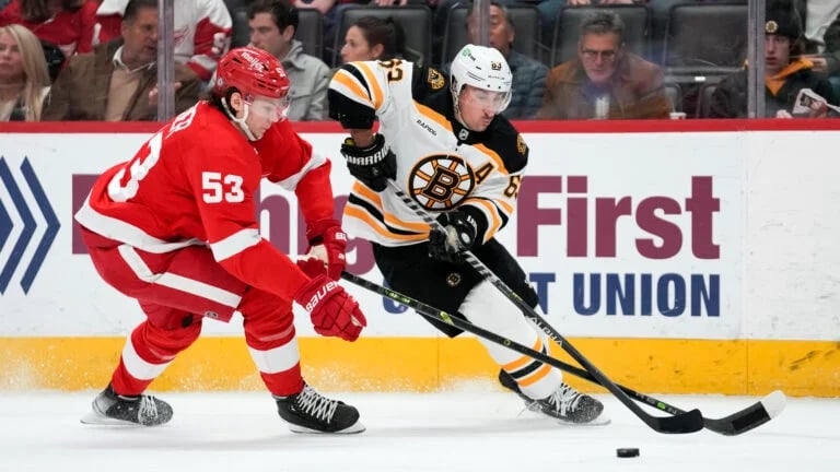 Red Wings clap back at Brad Marchand on Twitter