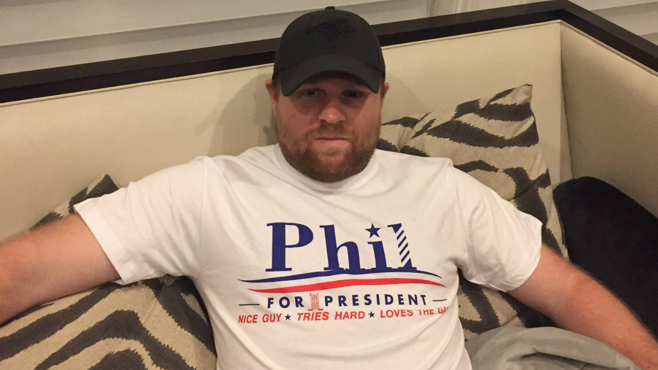 Golden Knights unveil a Phil Kessel-inspired Halloween costume.