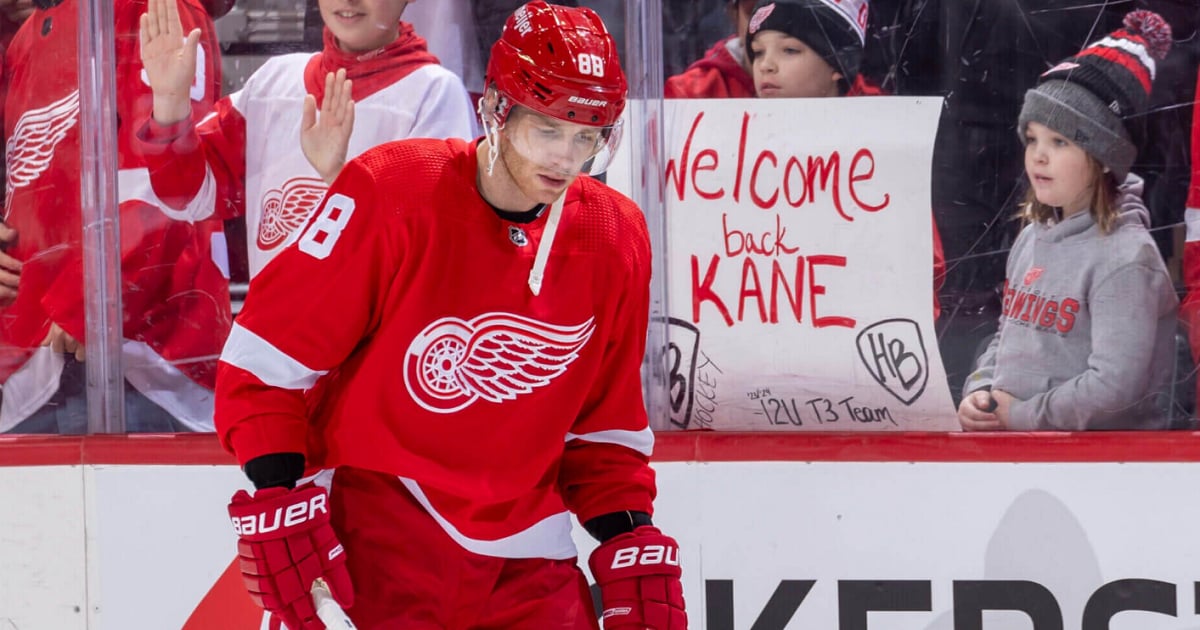 Patrick Kane injured against Maple Leafs on Sunday night.