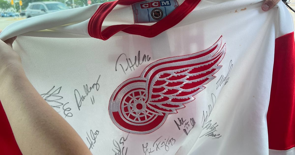 Fan uncovers Red Wings treasure at unlikely location.