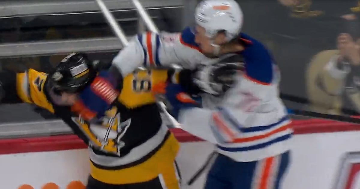 Vincent Desharnais mauls Sidney Crosby late in the 3rd.