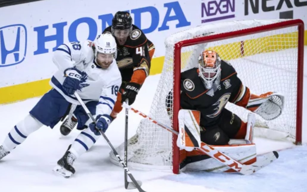 Ducks fire back at Toronto publication for insulting Lukas Dostal
