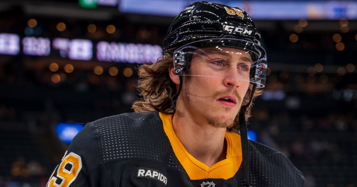 Breaking: Maple Leafs sign Tyler Bertuzzi.