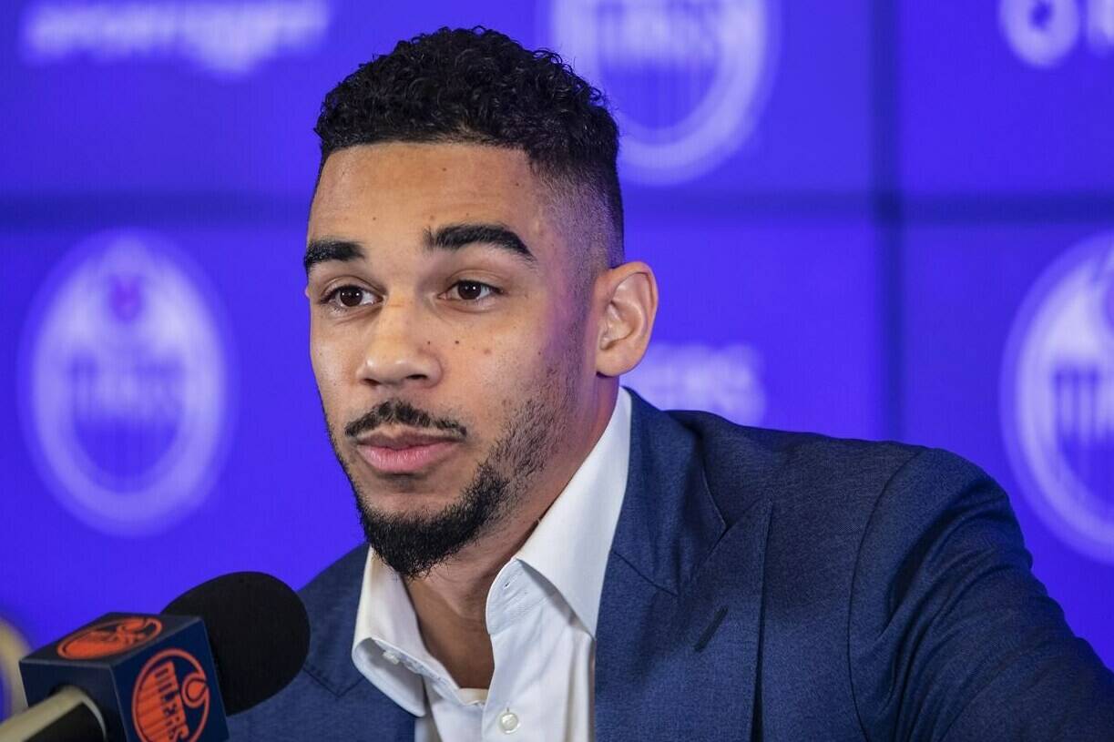 Classy move by Evander Kane trends on social media