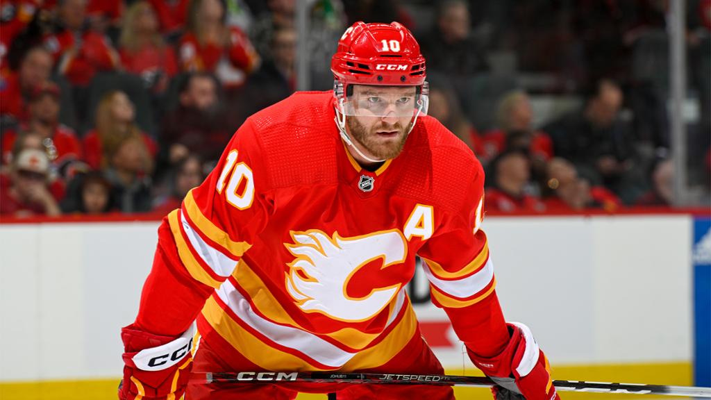 Jonathan Huberdeau admits to seeing sports psychologist after disastrous 1st year with Flames 