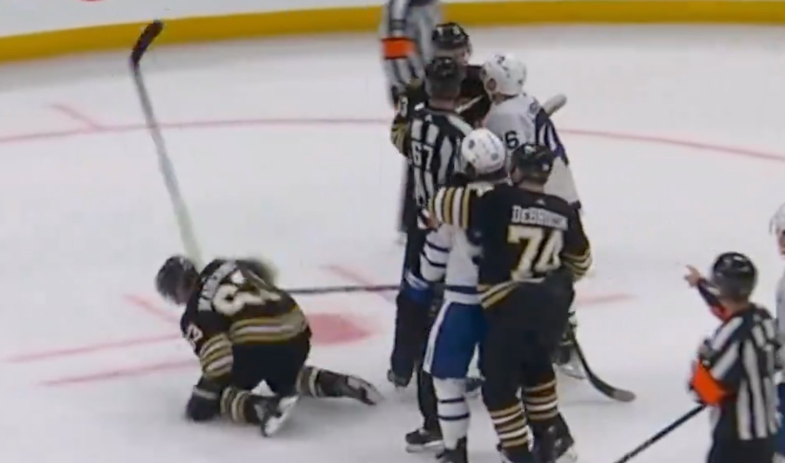 Brad Marchand goes viral for ridiculous dive 