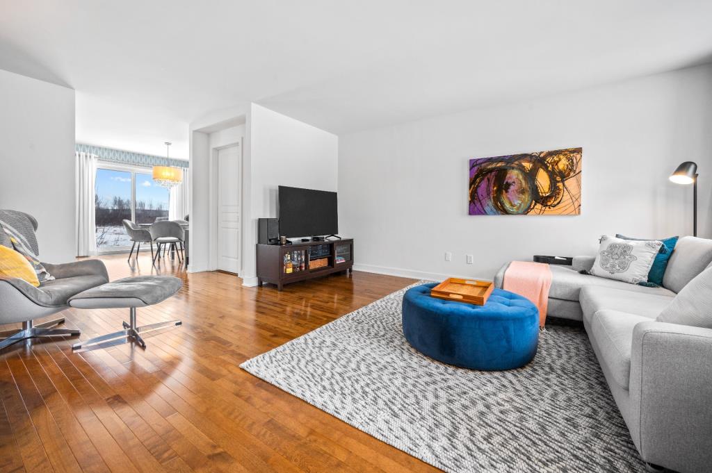 Si chaleureuse! La spacieuse maison familiale par excellence à moins de 25 mins de Montréal