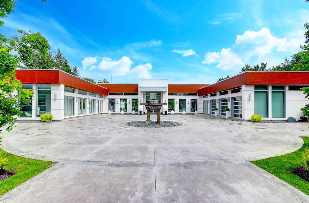 Découvrez l'intérieur de cette unique et incomparable résidence à 4,5 millions 