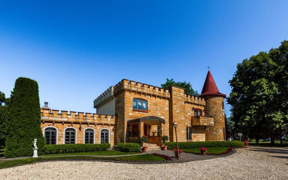 Cet étonnant château se trouve à seulement 30 minutes de Montréal