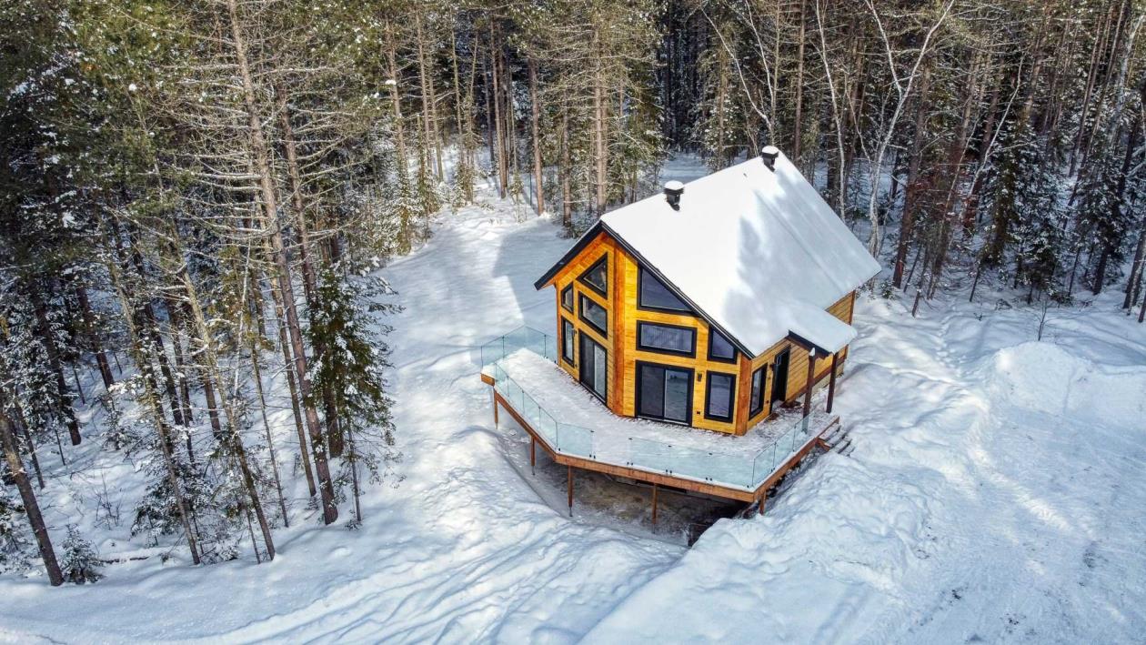 Renouez avec la nature dans le confort absolu de ce magnifique chalet clés en main en forêt