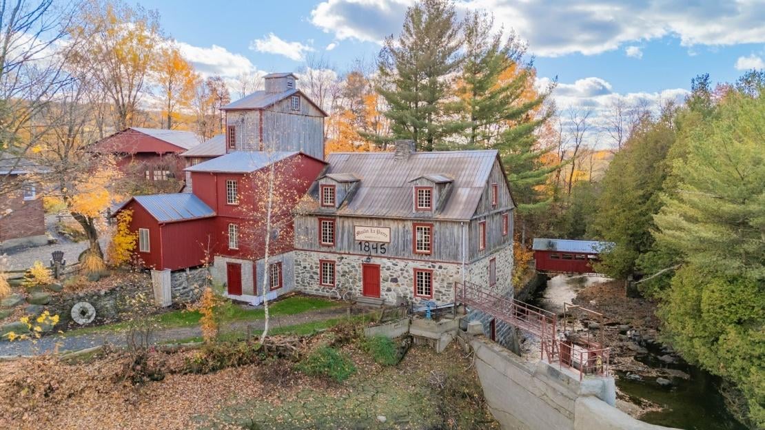 Le fameux Moulin La Pierre est à vendre!