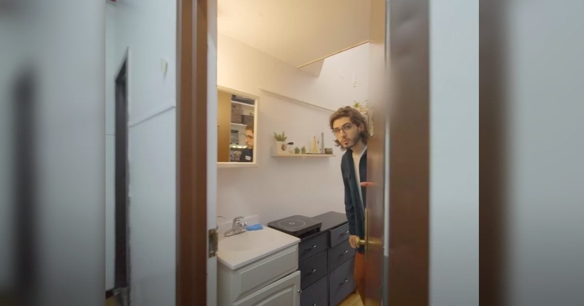 Cet homme nous fait visiter son appartement de 95 pieds carrés