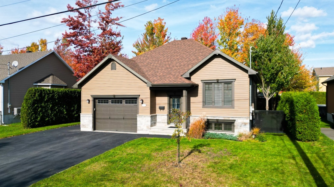 Nouvelle sur le marché! Charmante maison située dans un beau secteur familial