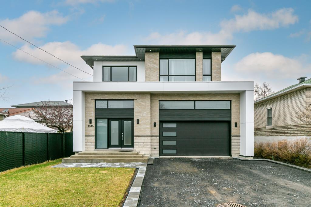 Idéale pour une famille! Maison aux finitions haut-de-gamme dotée de 5 chambres à coucher et 3 salles de bains
