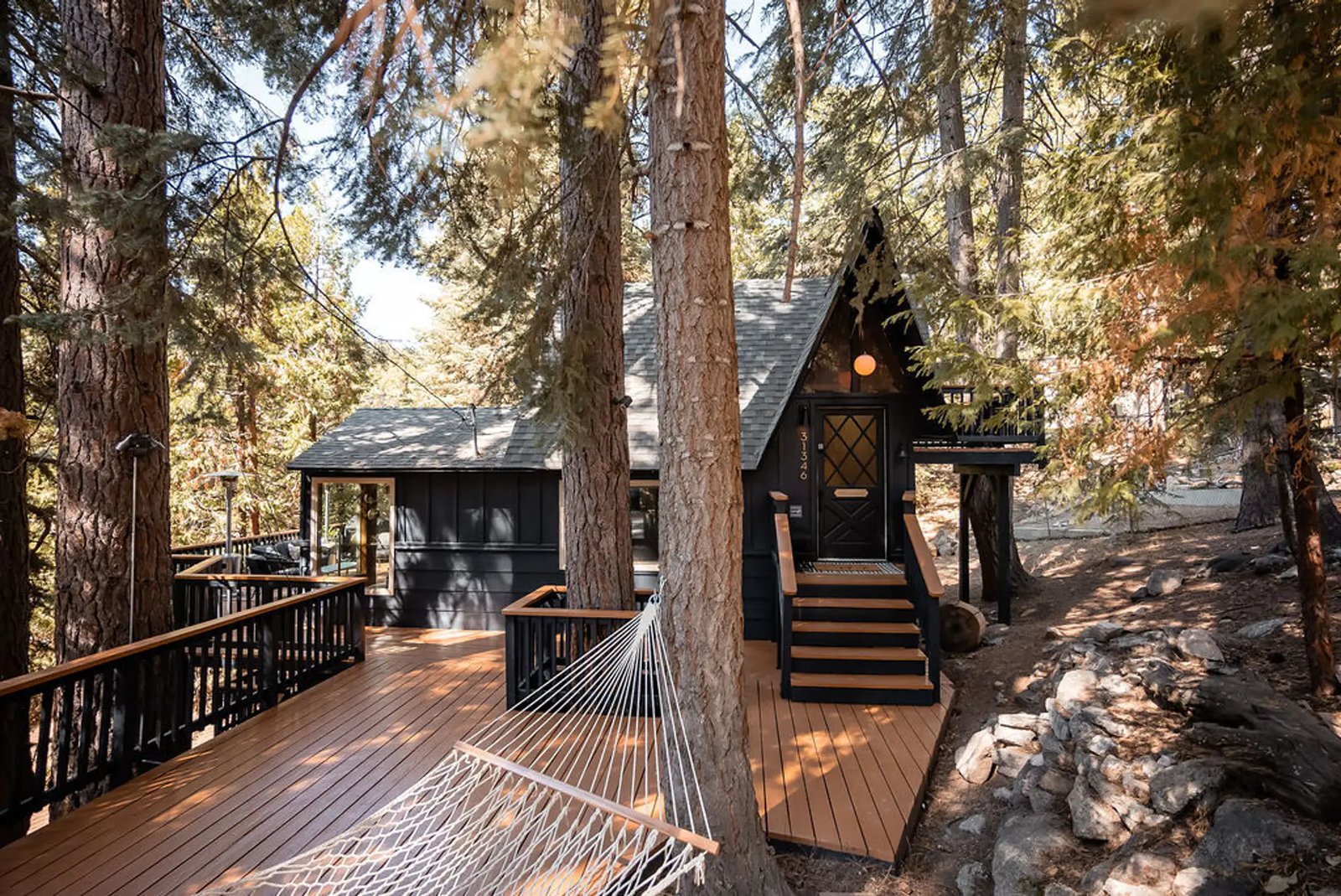 On rêve d’évasion dans ce chalet nouvellement rénové