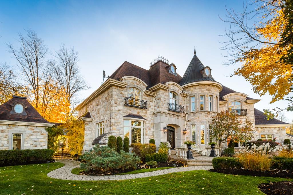 Vivez la vie de château à seulement 35 minutes de Montréal