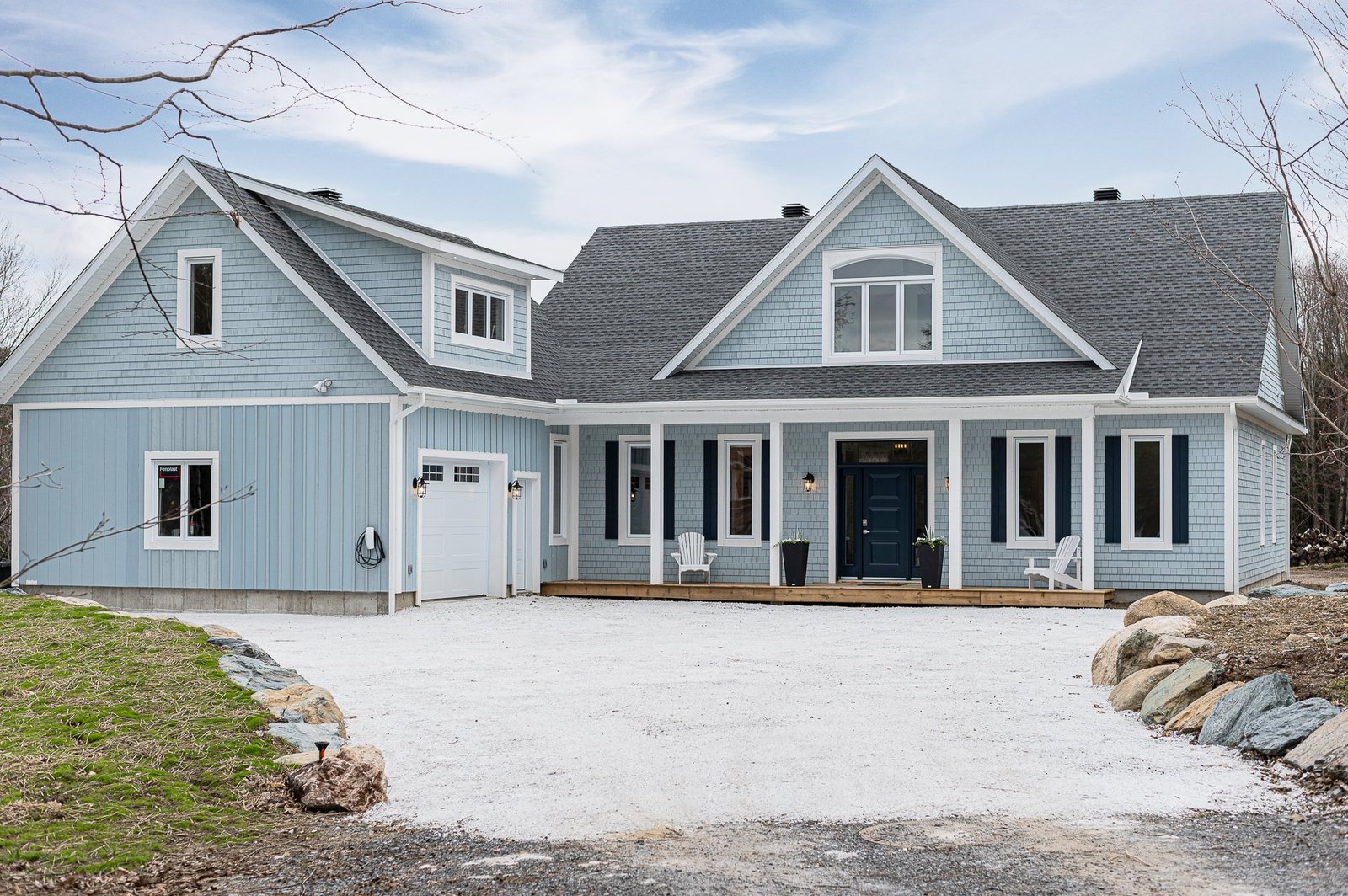 Laissez-vous charmer par cette impressionnante propriété de style Cape Cod 