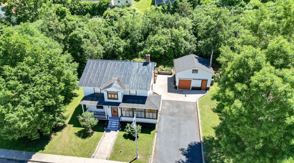 Cottage au cachet d'antan à 2 pas du fleuve dans un pittoresque village
