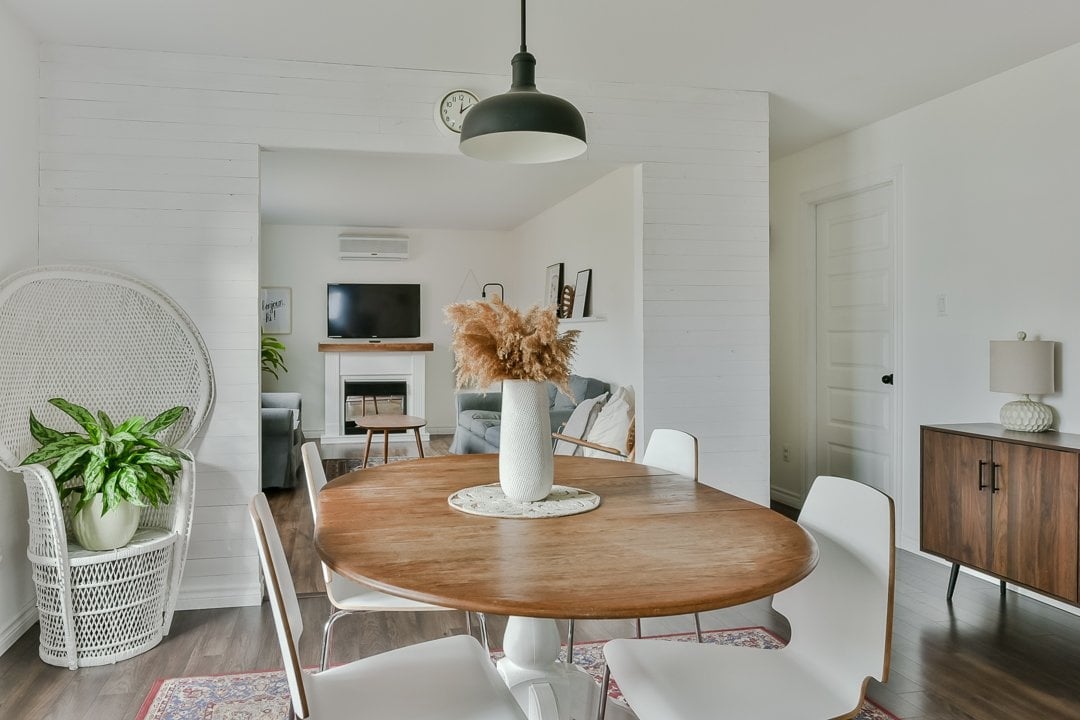 Coquette maison de 299 000 $ ayant subi plusieurs rénovations 