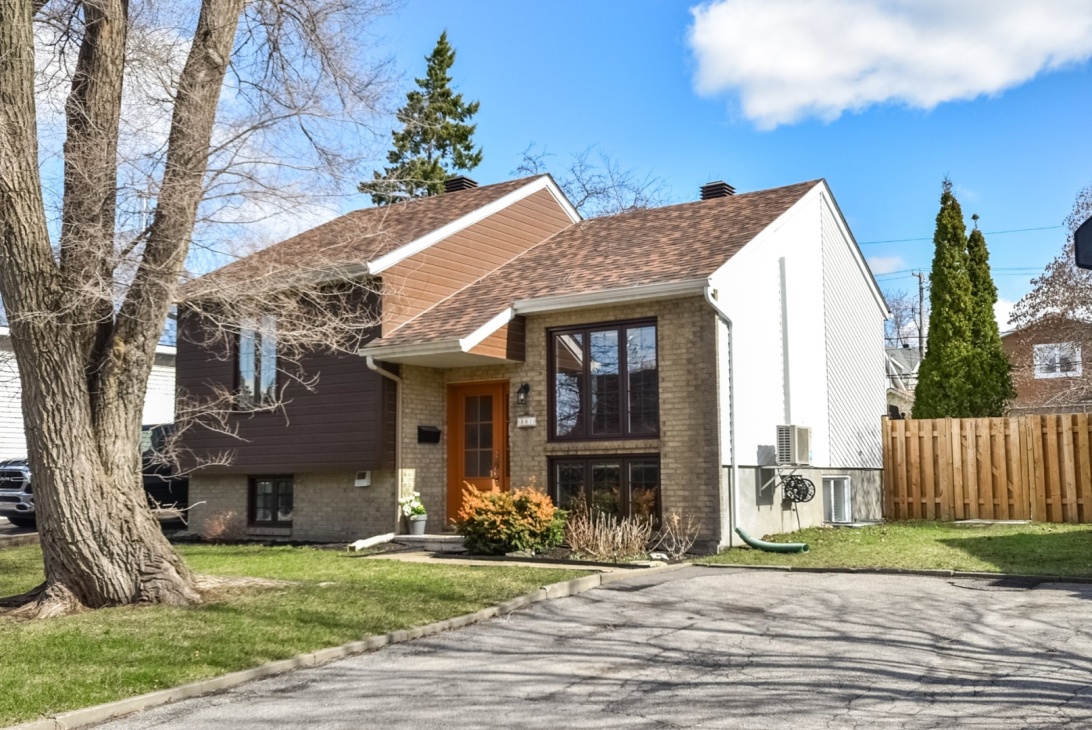 Nouvelle sur le marché! Charmante maison de 399 900 $ située à Boisbriand
