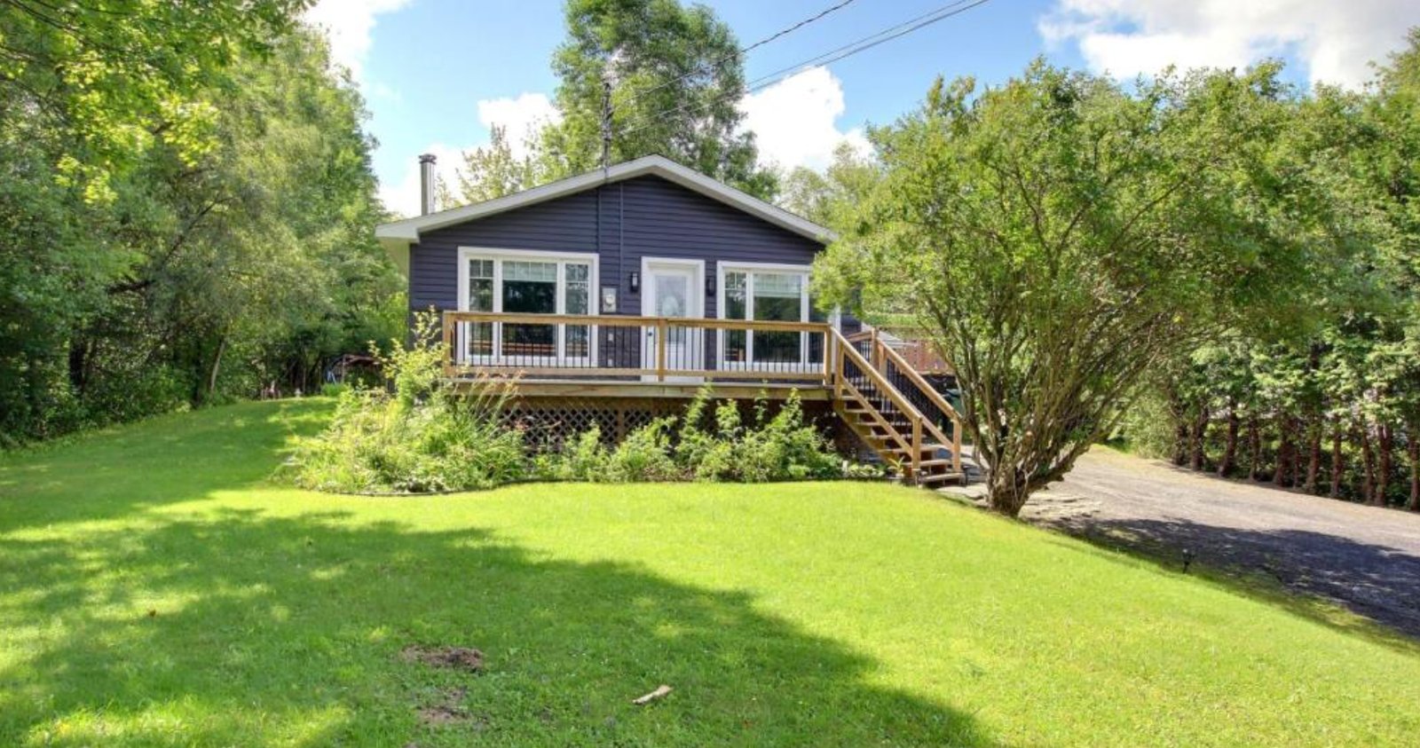 Sympathique propriété près d'un lac au coeur de l'Estrie