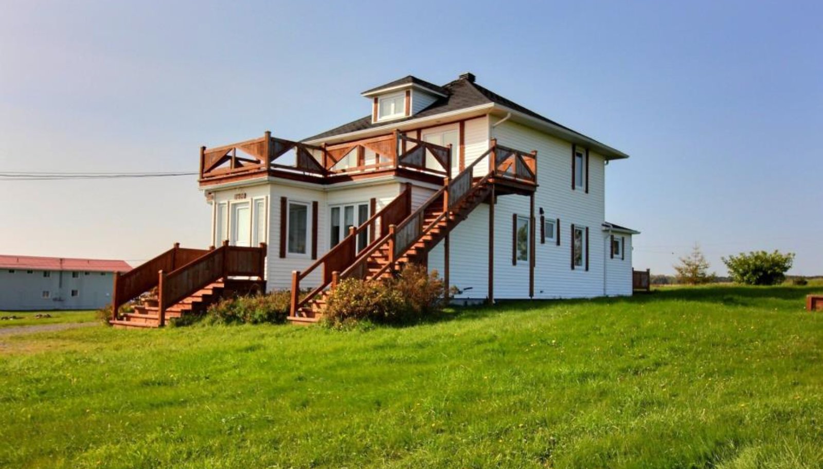 Époustouflante maison à vendre sur le bord de la mer en Gaspésie