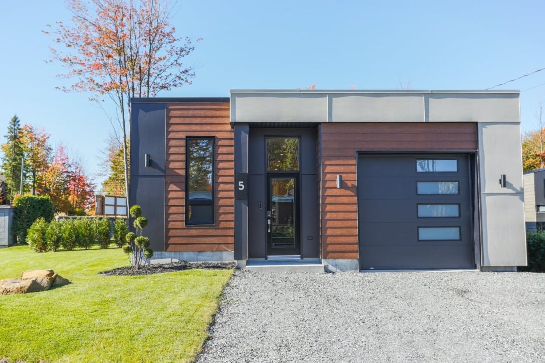 Magnifique bungalow moderne de 5 chambres à coucher