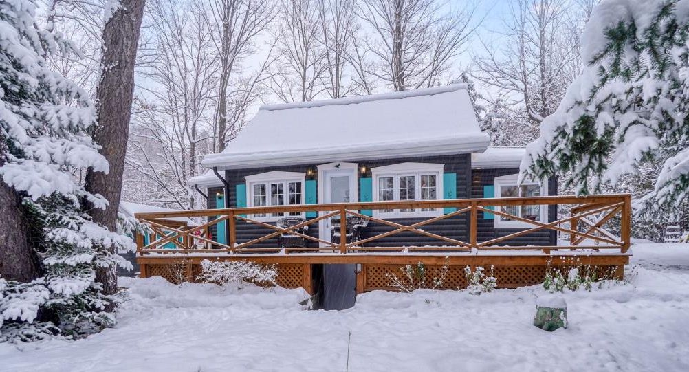 Chaleureux bijou à 299 900$ à distance de marche d'un lac