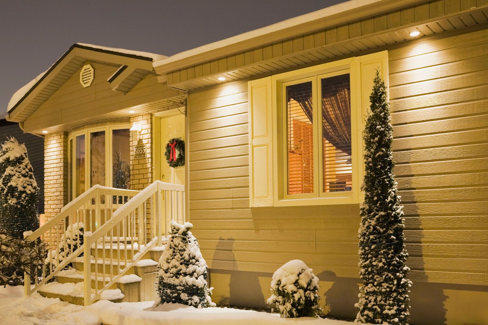 12 maisons en vente aux enchères et le prix commence à 3500$