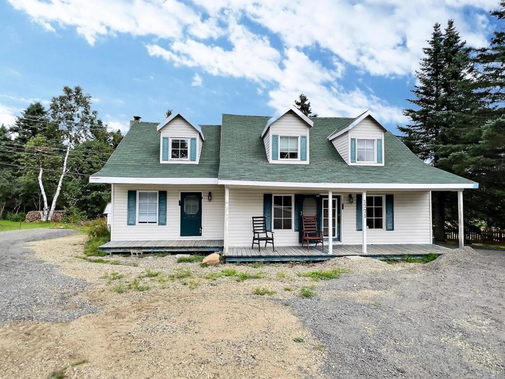 Mignonne demeure à 195 000$ offrant le charme des maisons d'autrefois