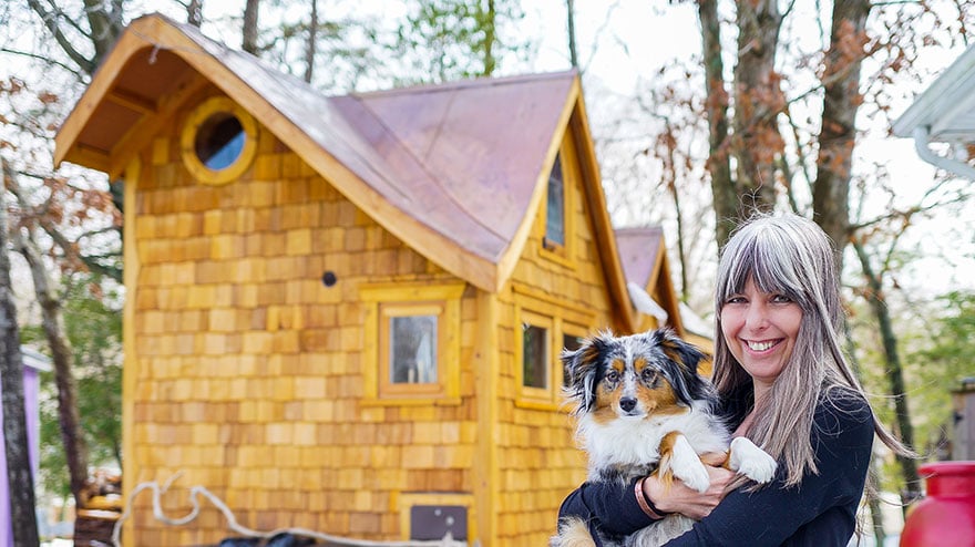 Les personnes suivantes habitent des maisons plus petites qu'une chambre à coucher