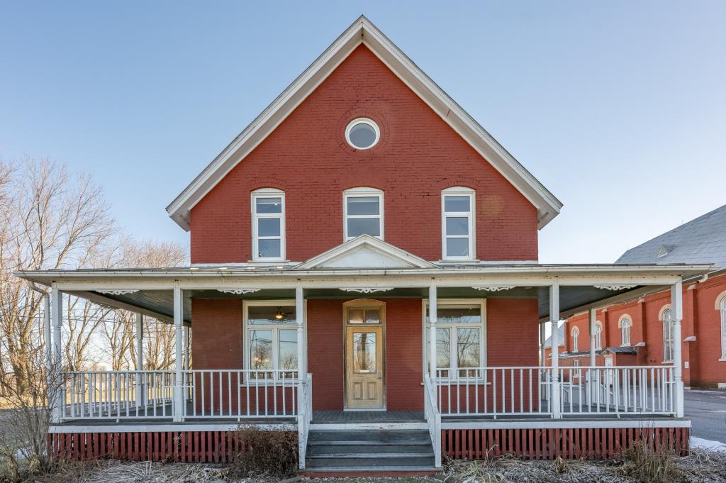 Ancien presbytère centenaire transformé en ravissante résidence familiale 