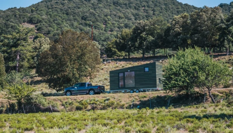 Cette petite maison adaptée pour la route est complètement recyclable 