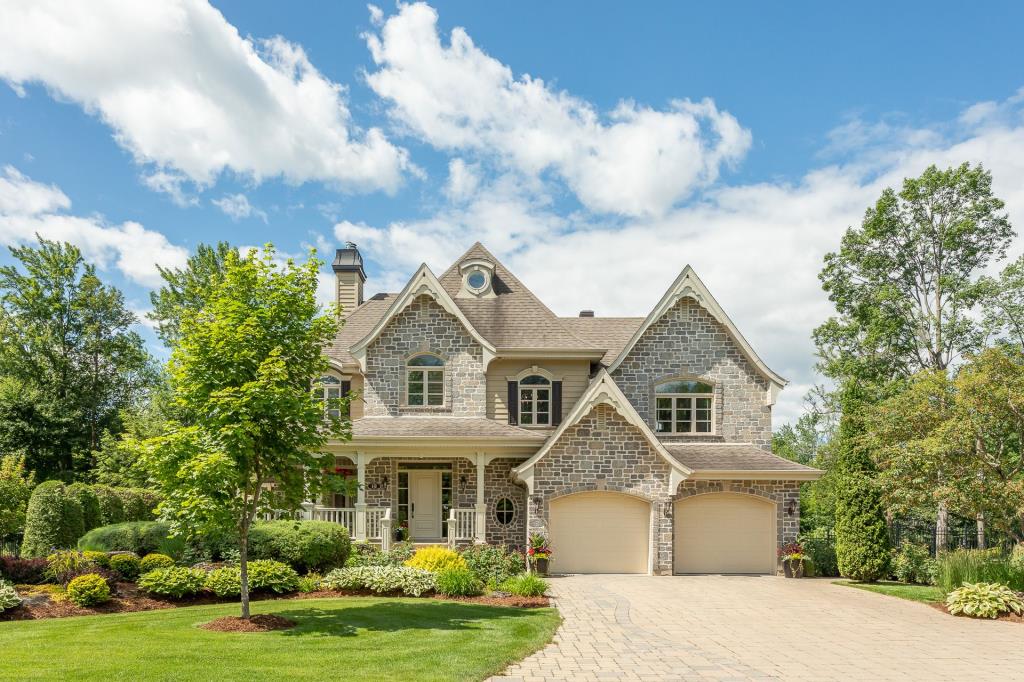 Cottage riverain aux allures de maison de vacances avec sa cour exceptionnelle: un coup de cœur dans Lanaudière!