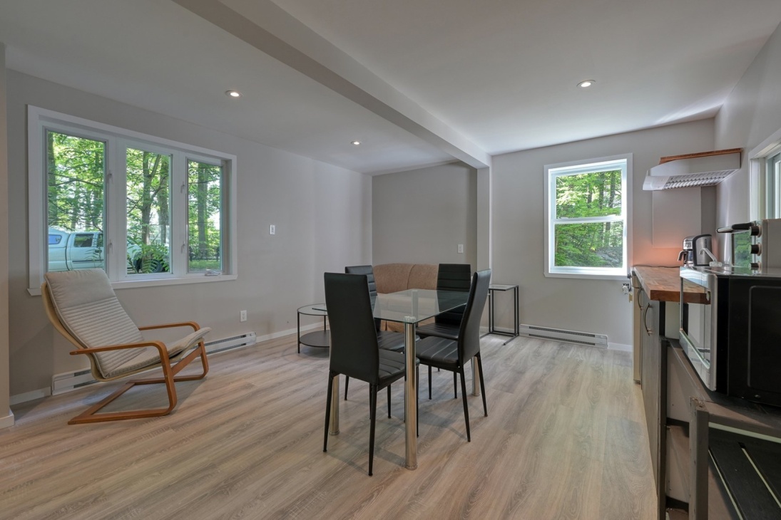 Charmant petit chalet 3 saisons de 75 000 $ situé à 45 minutes de Montréal