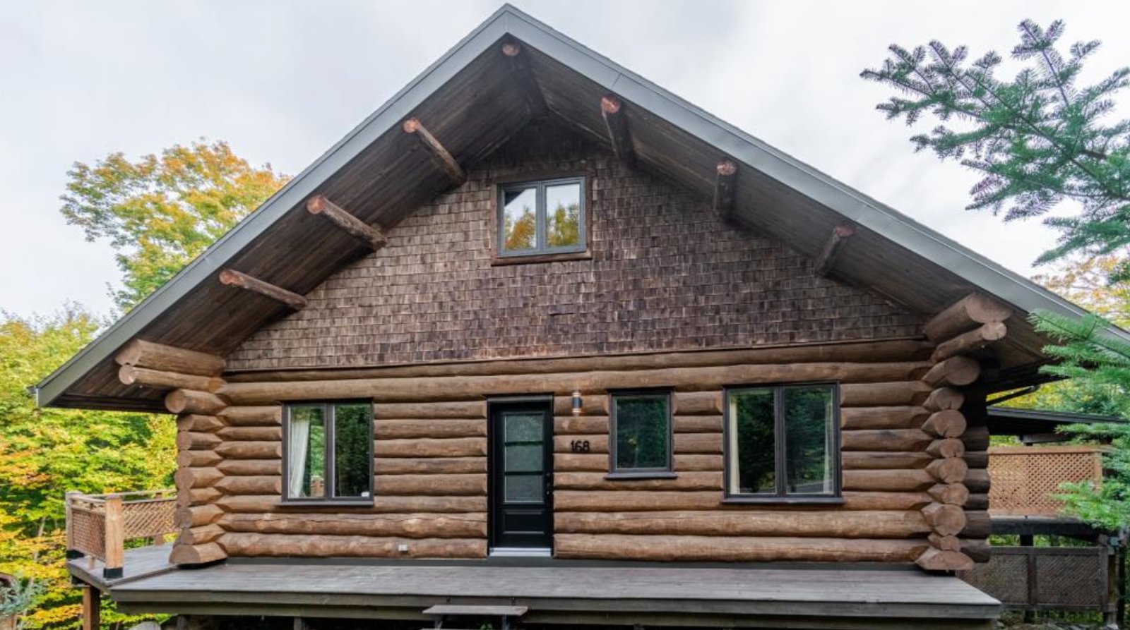 Chaleureux chalet de bois rond avec accès à un lac