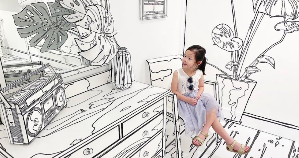 Cette femme décore les maisons en 2D pour donner l’impression de vivre dans une bande dessinée